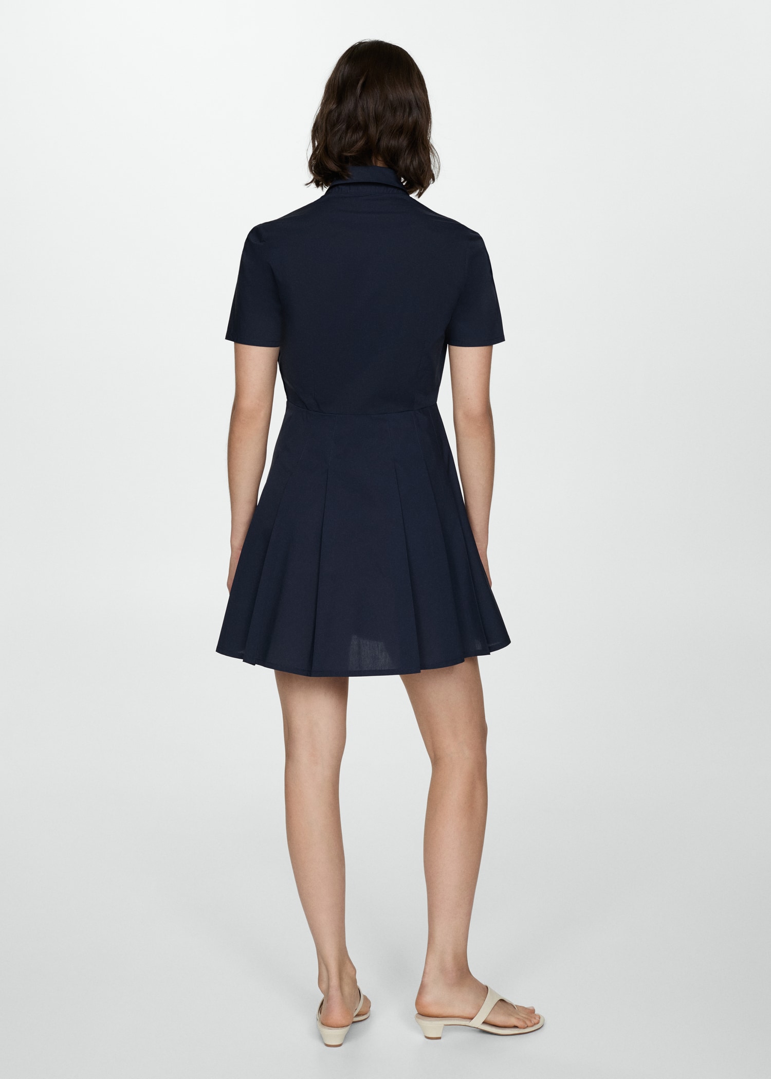 Vestido camisero plisado - Reverso del artículo