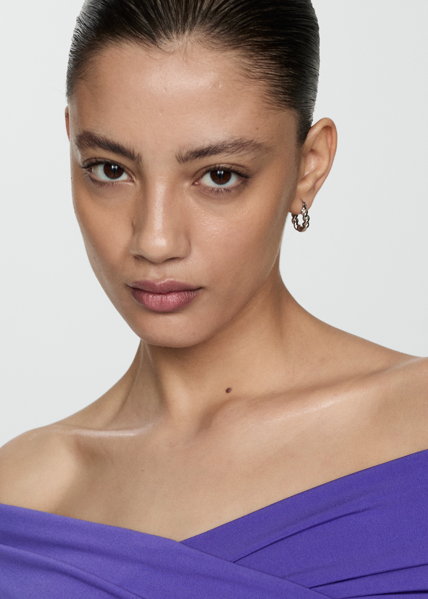 Off-shoulders dress - Details of the article 1