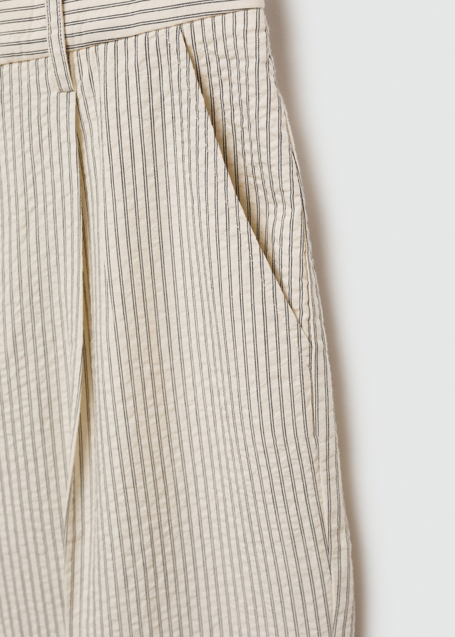 Straight striped trousers - Details of the article 8