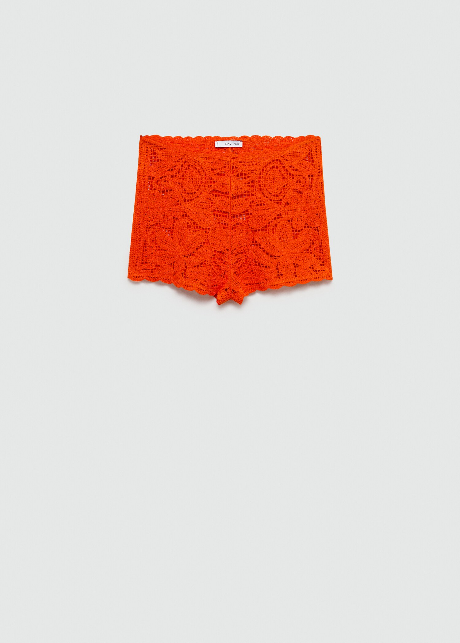 Crochet shorts with flowers - Article without model