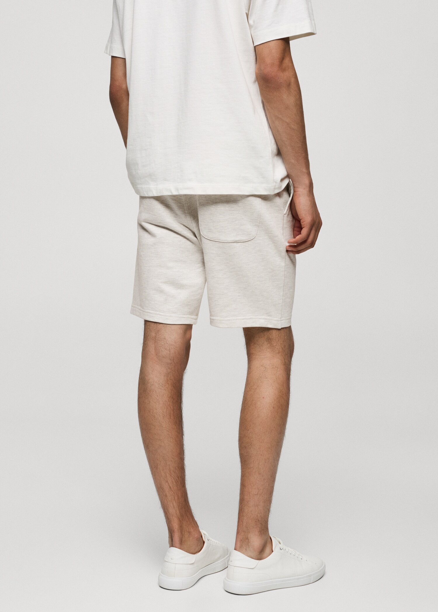 Bermudas jogger algodón - Reverso del artículo