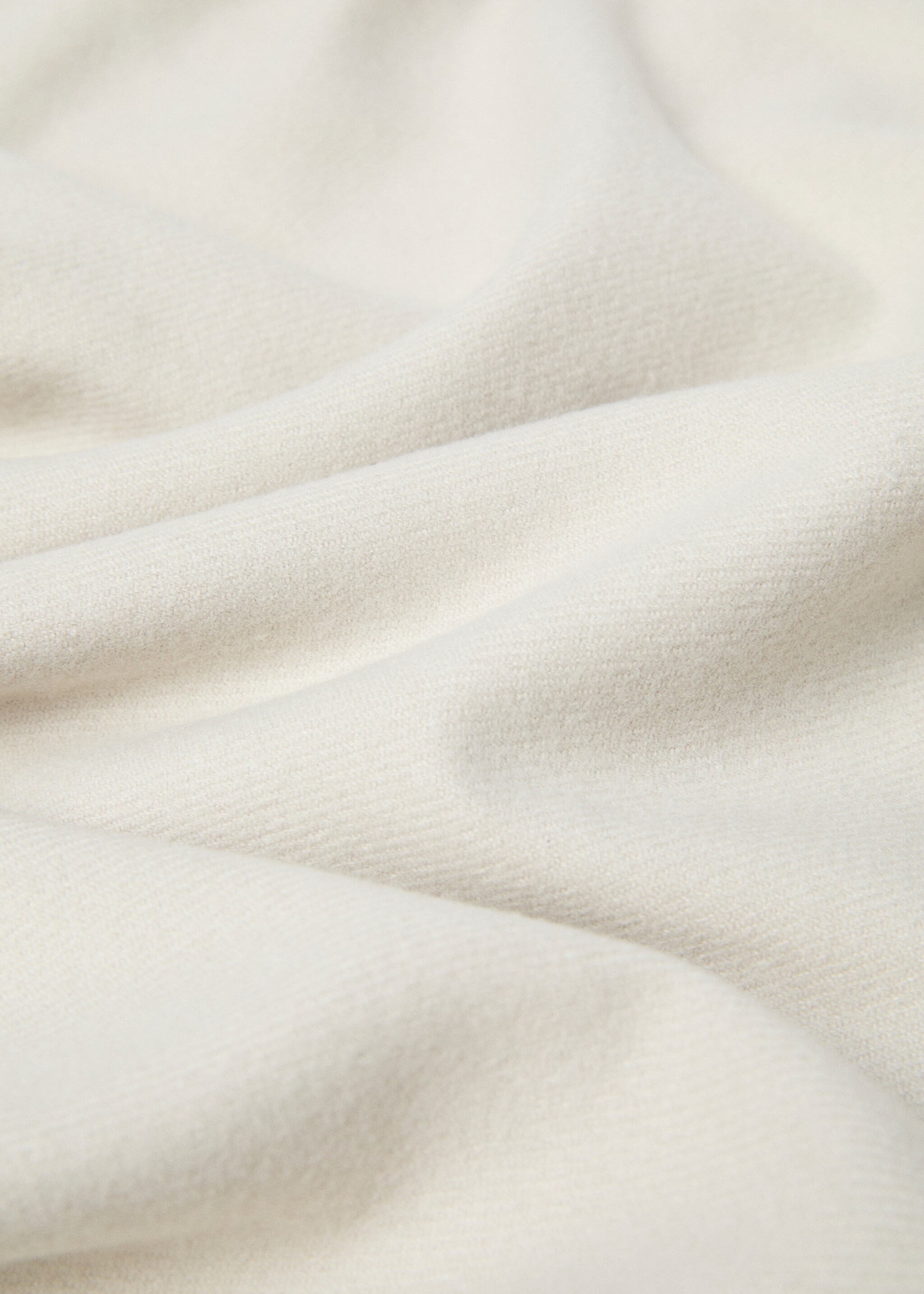 Soft fringed blanket - Details of the article 2