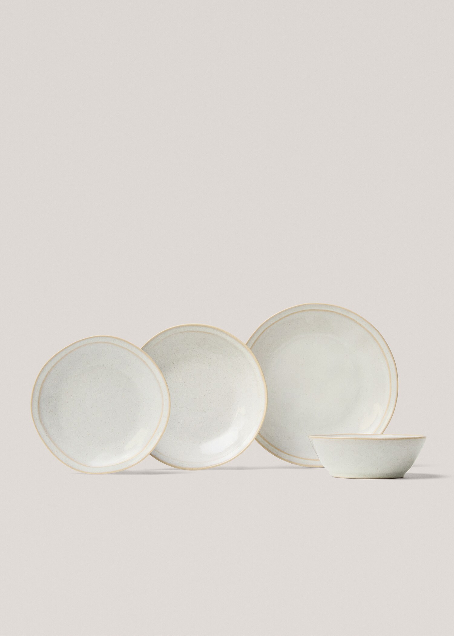 Stoneware bowl with aged rim - Details of the article 3
