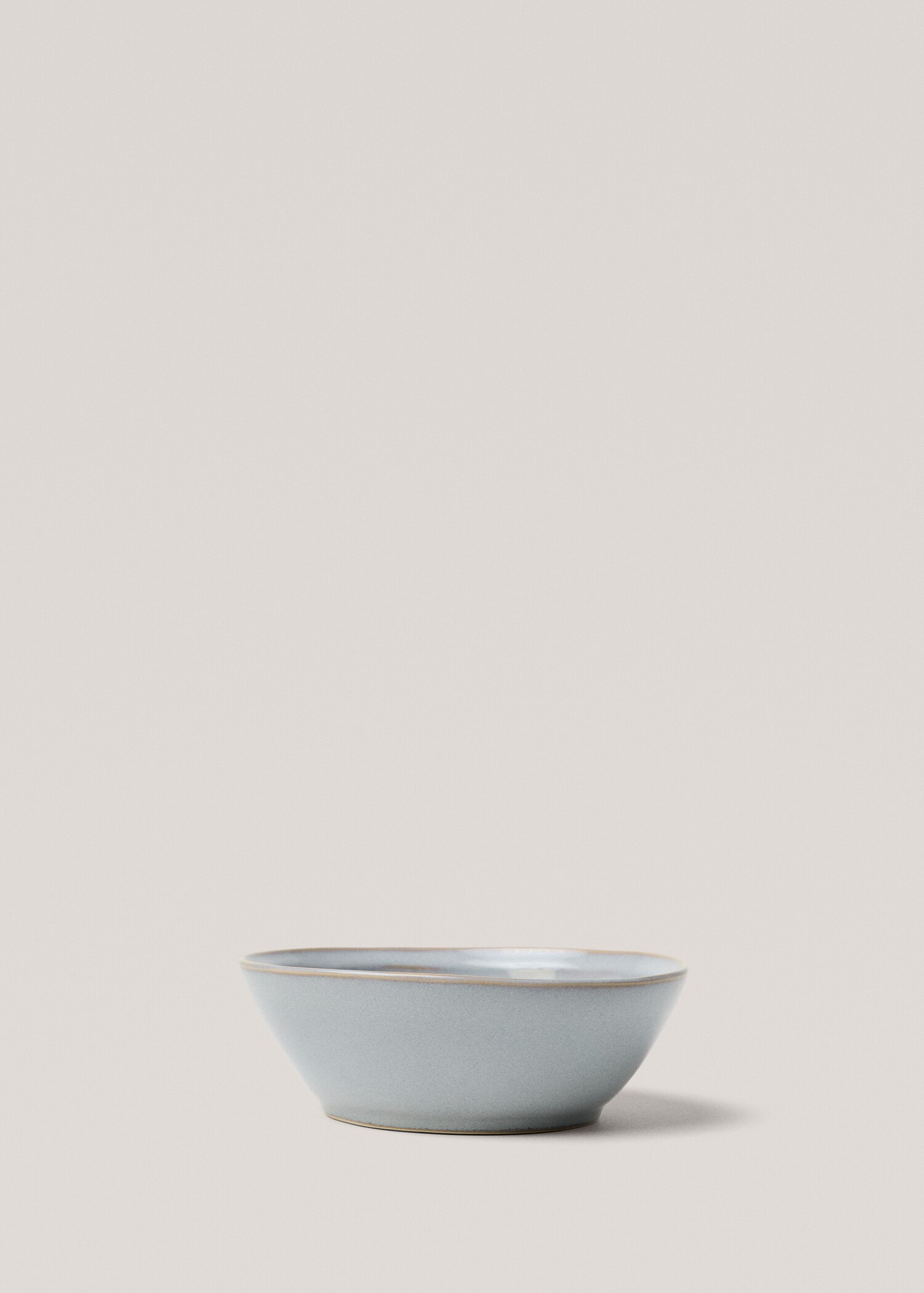 Stoneware bowl with aged rim - Article without model