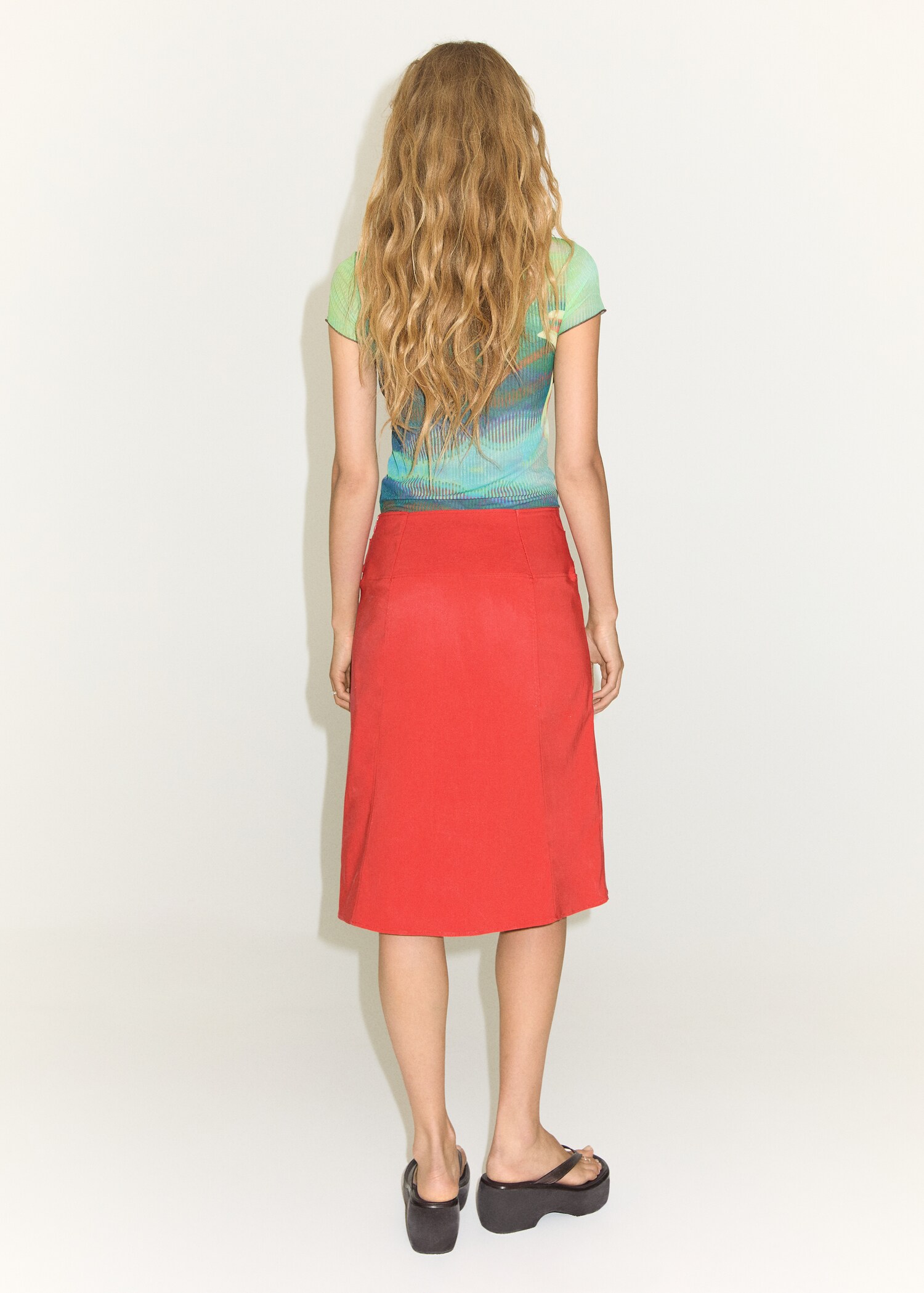 Skirt with belt and buttons - Reverse of the article