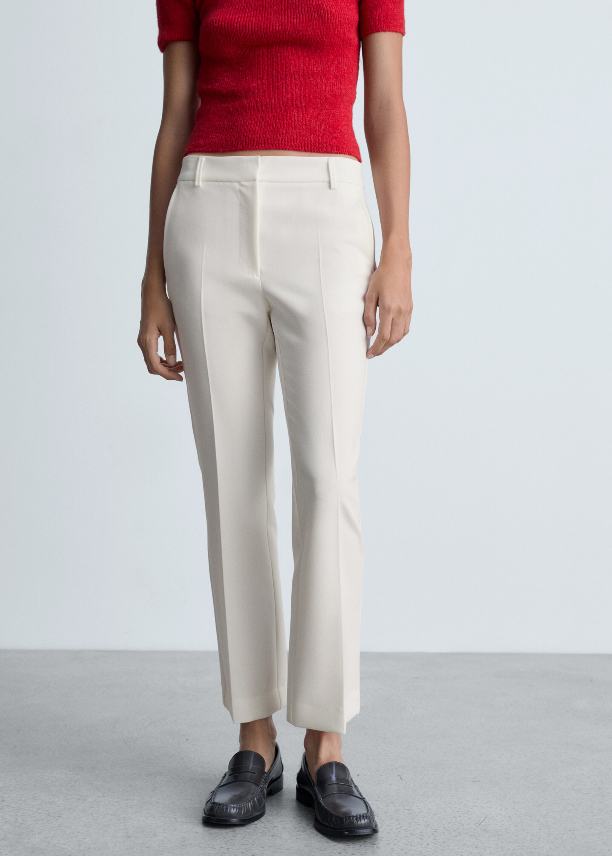 Pantalón recto pinzas - Plano medio