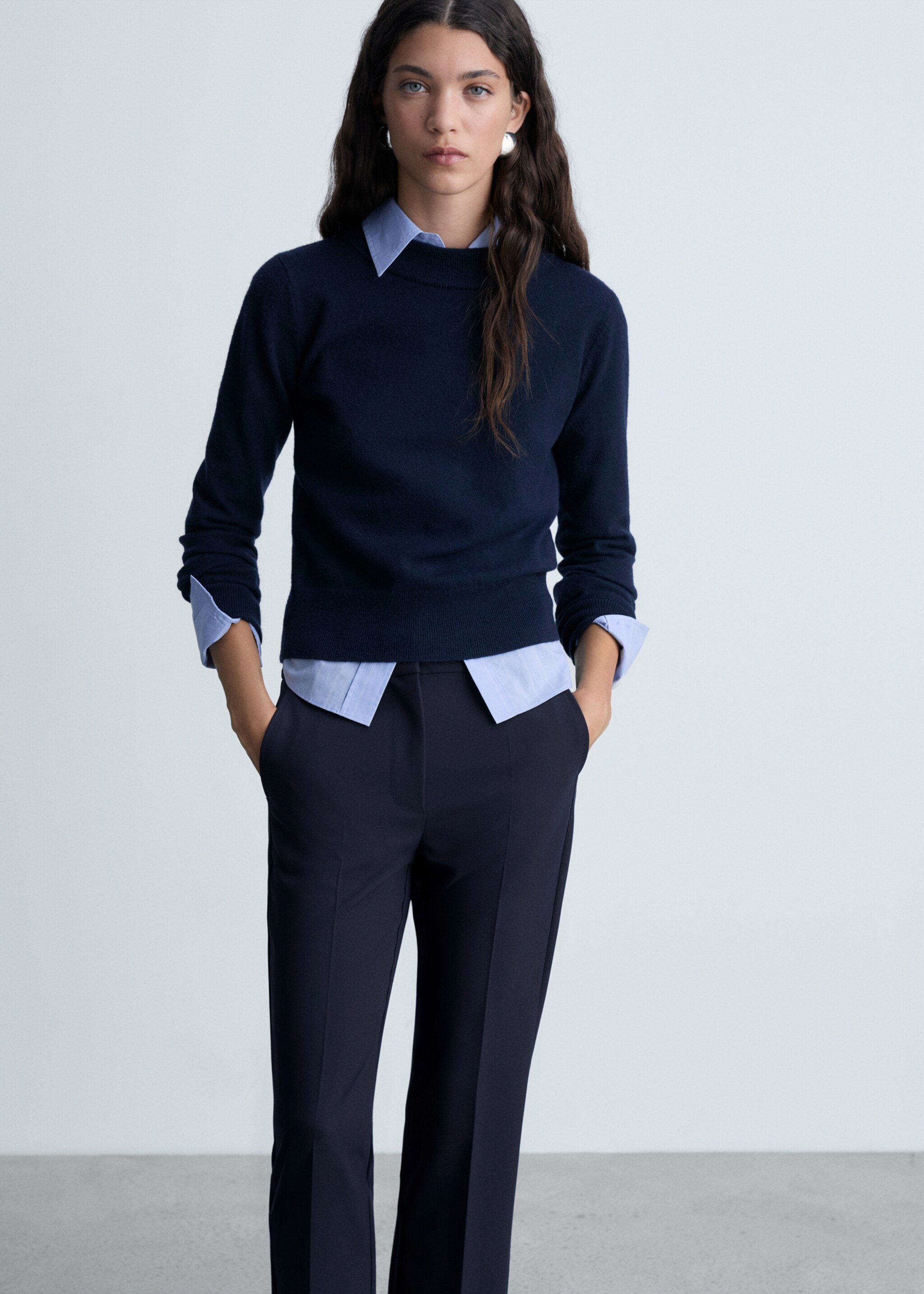 Pantalón recto pinzas - Plano medio