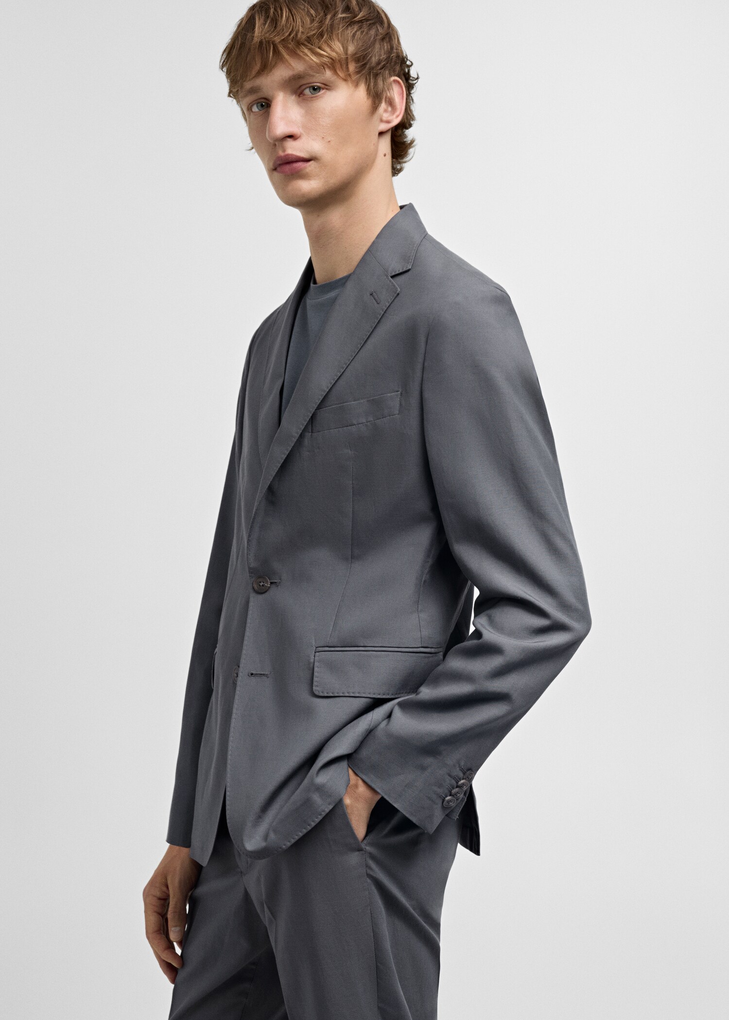 Slim-fit linen-blend suit blazer - Details of the article 2