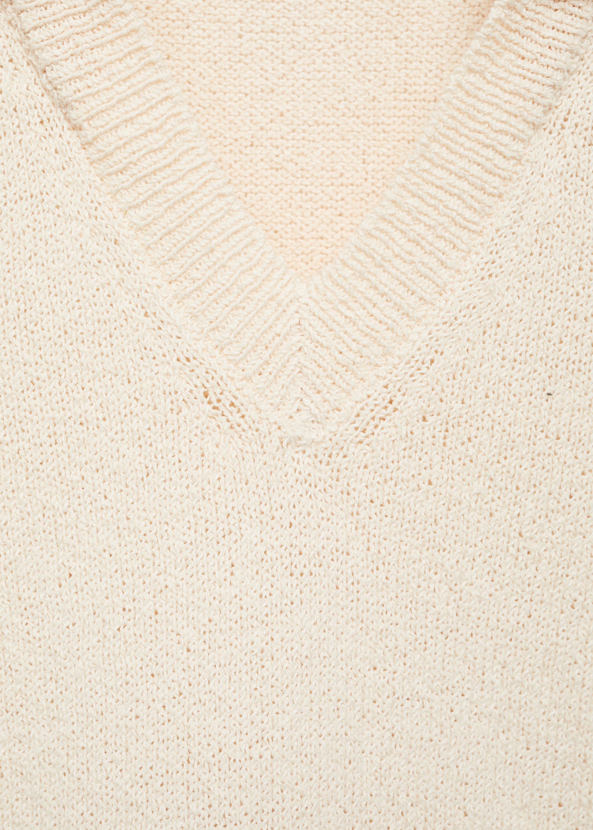 Striped knitted vest - Details of the article 8, Ecru. Ref: 77092916-00.