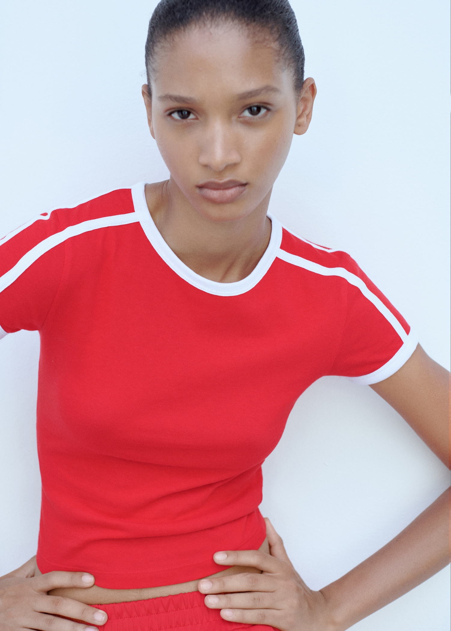 Contrast knitted t-shirt - Medium plane