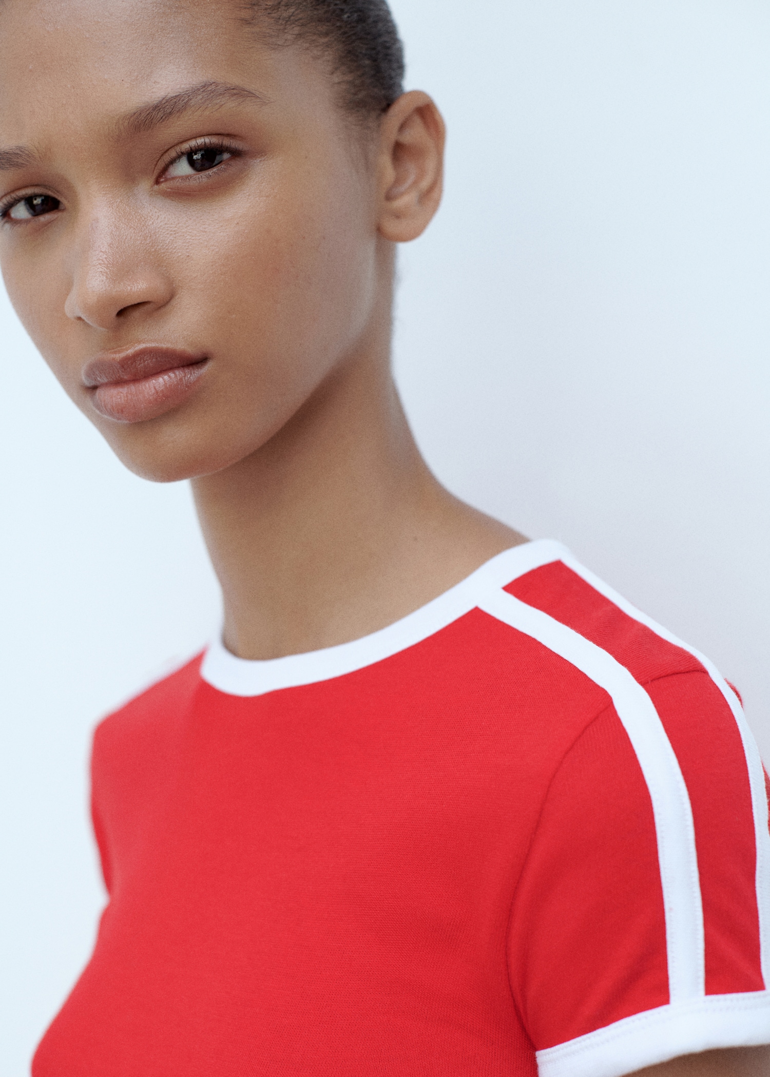 Contrast knitted t-shirt - Details of the article 1