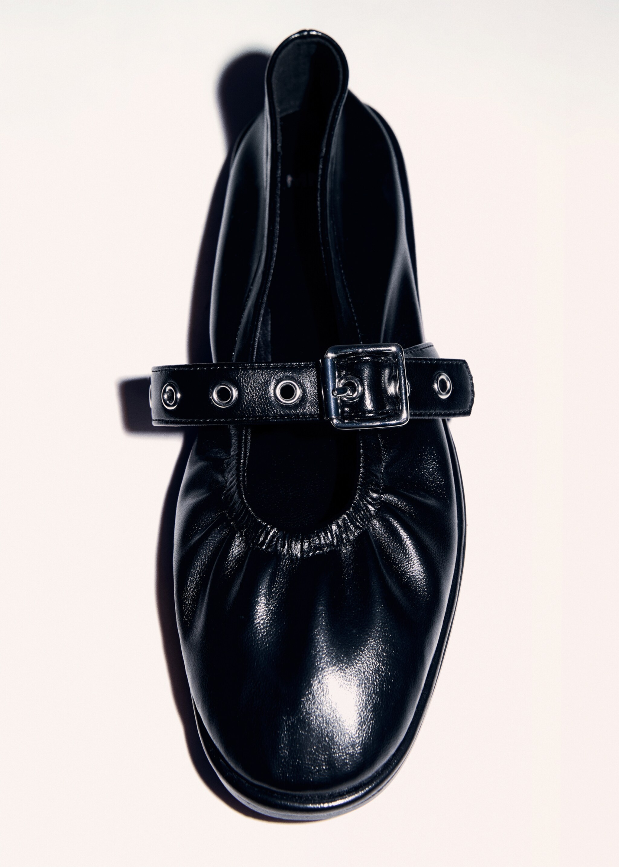 Sepatu flat ballet ujung bulat dengan gesper - Rincian barang 5