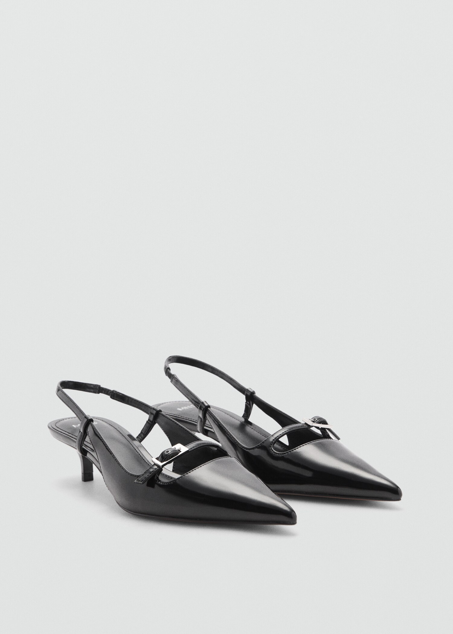 Zapato tacón destalonado hebillas - Plano medio