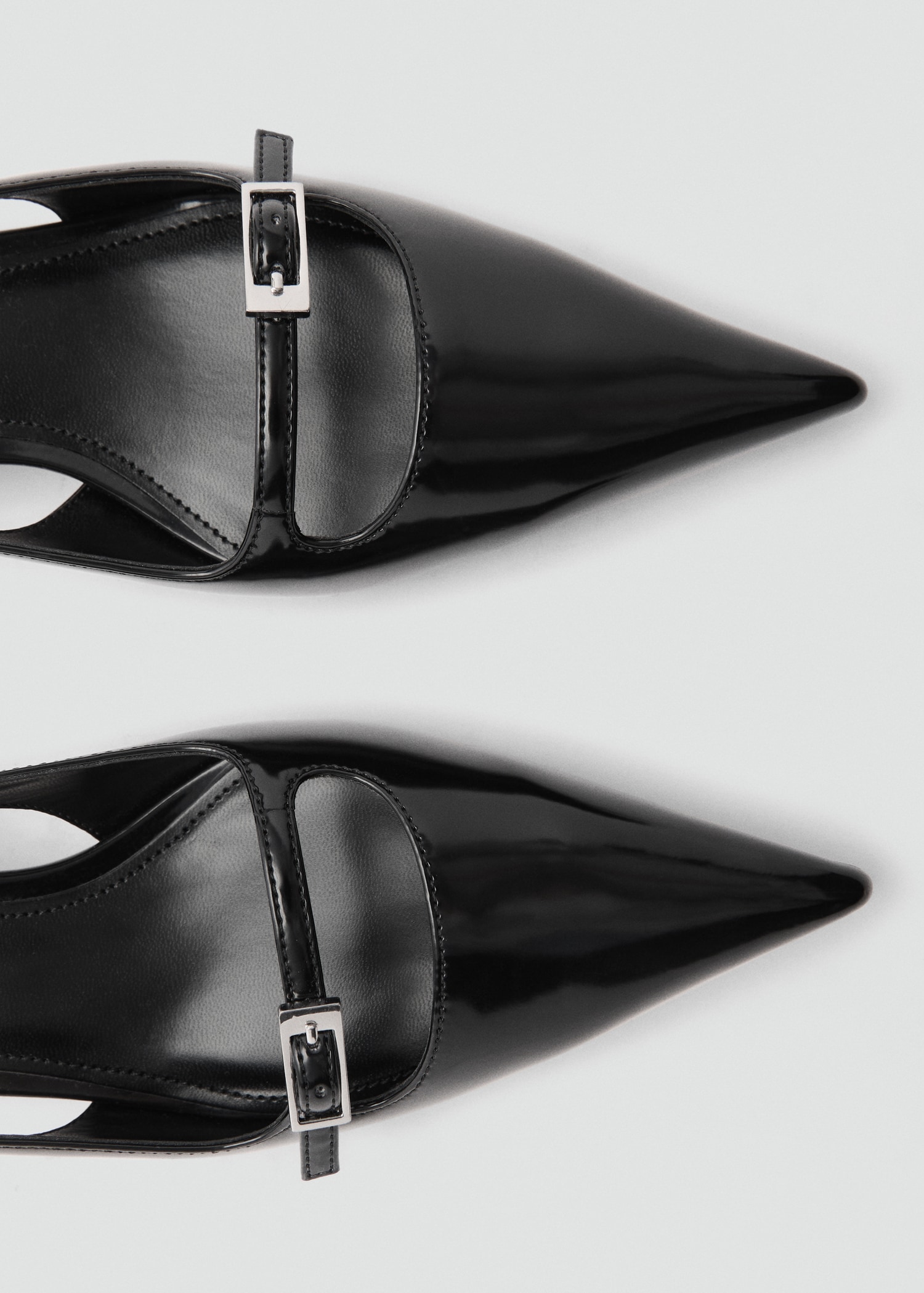 Slingback heeled shoes with buckle - Details of the article 2