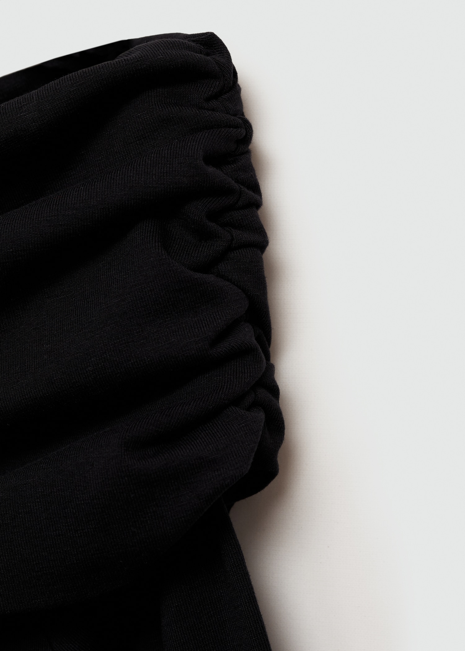 Off-shoulder T-shirt - Details of the article 8