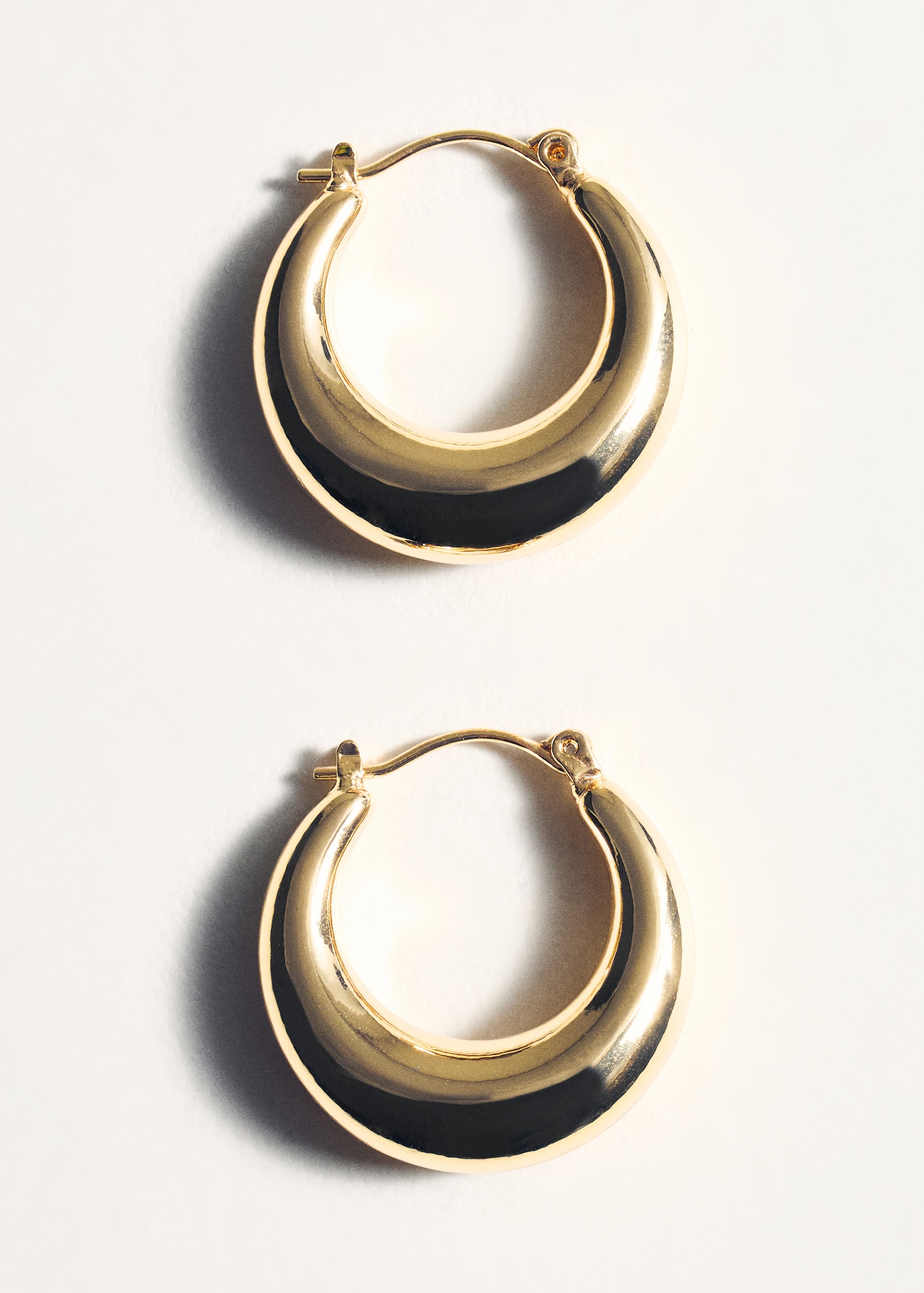 Volume hoop earrings - Details of the article 5