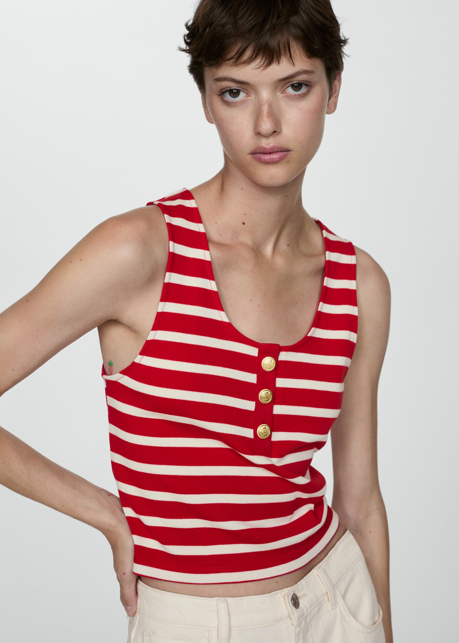 Top bretelles boutons - Plan moyen