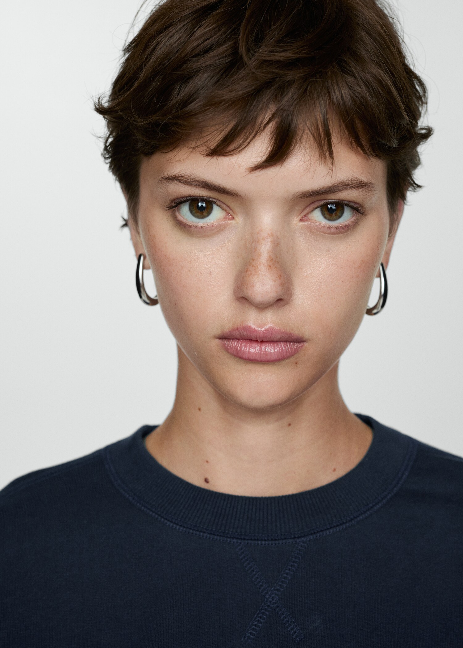 Round-neck cotton sweatshirt - Details of the article 1
