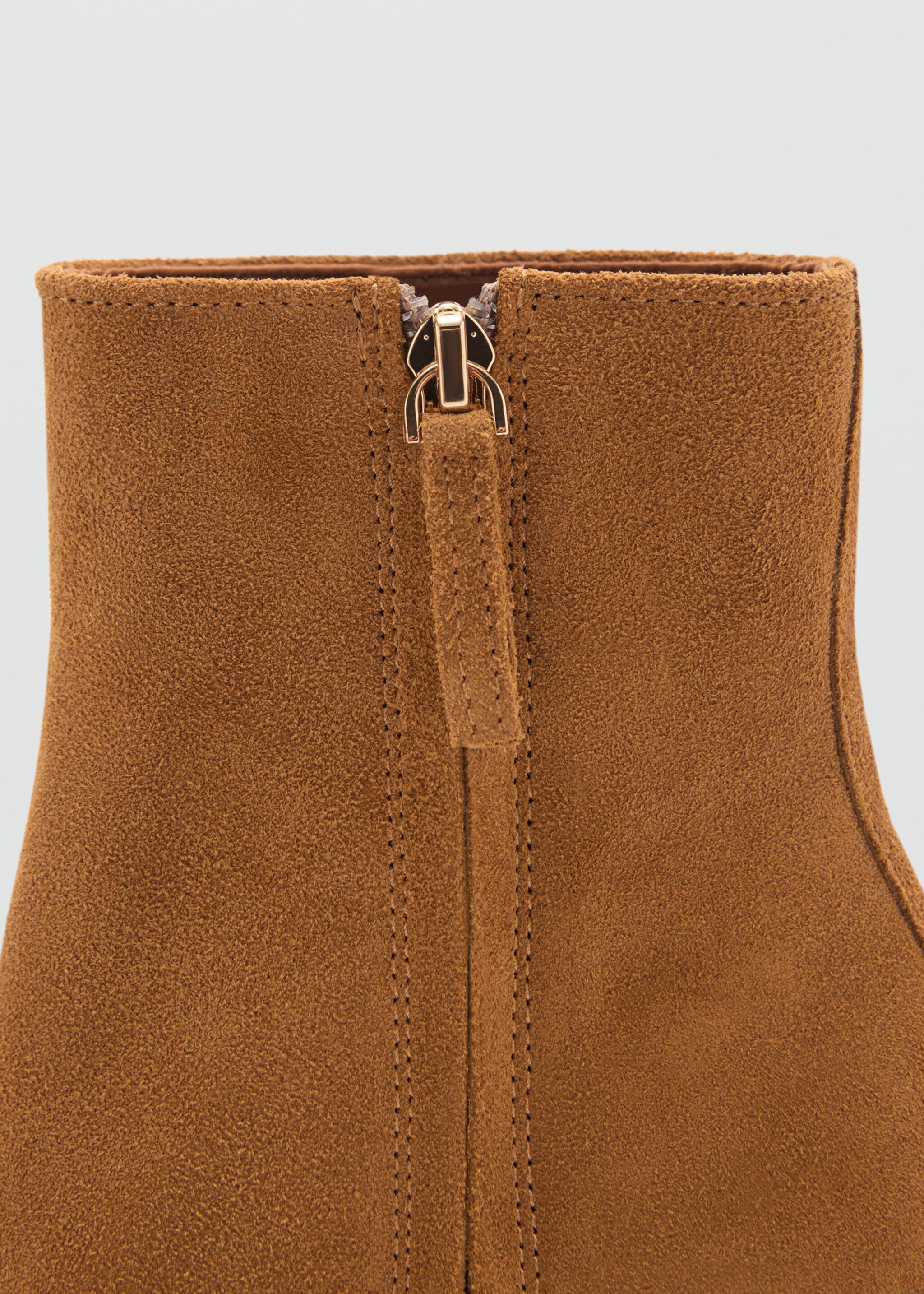 Heel suede ankle boot - Details of the article 3