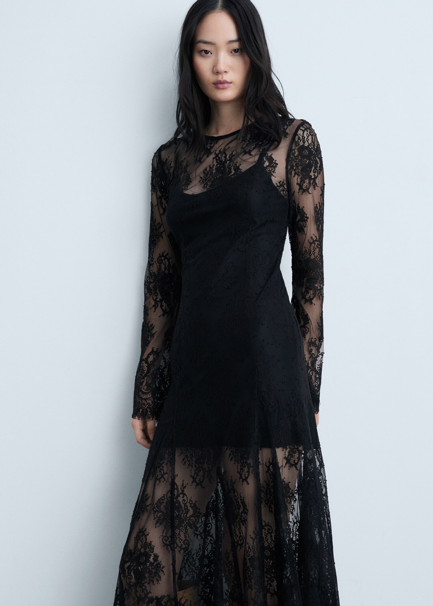 Semi-transparent lace long dress - Medium plane