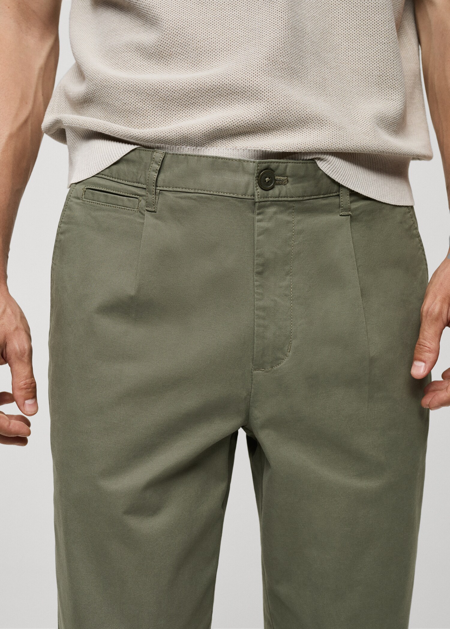 Regular Fit Bundfaltenhose aus Baumwolle - Detail des Artikels 1