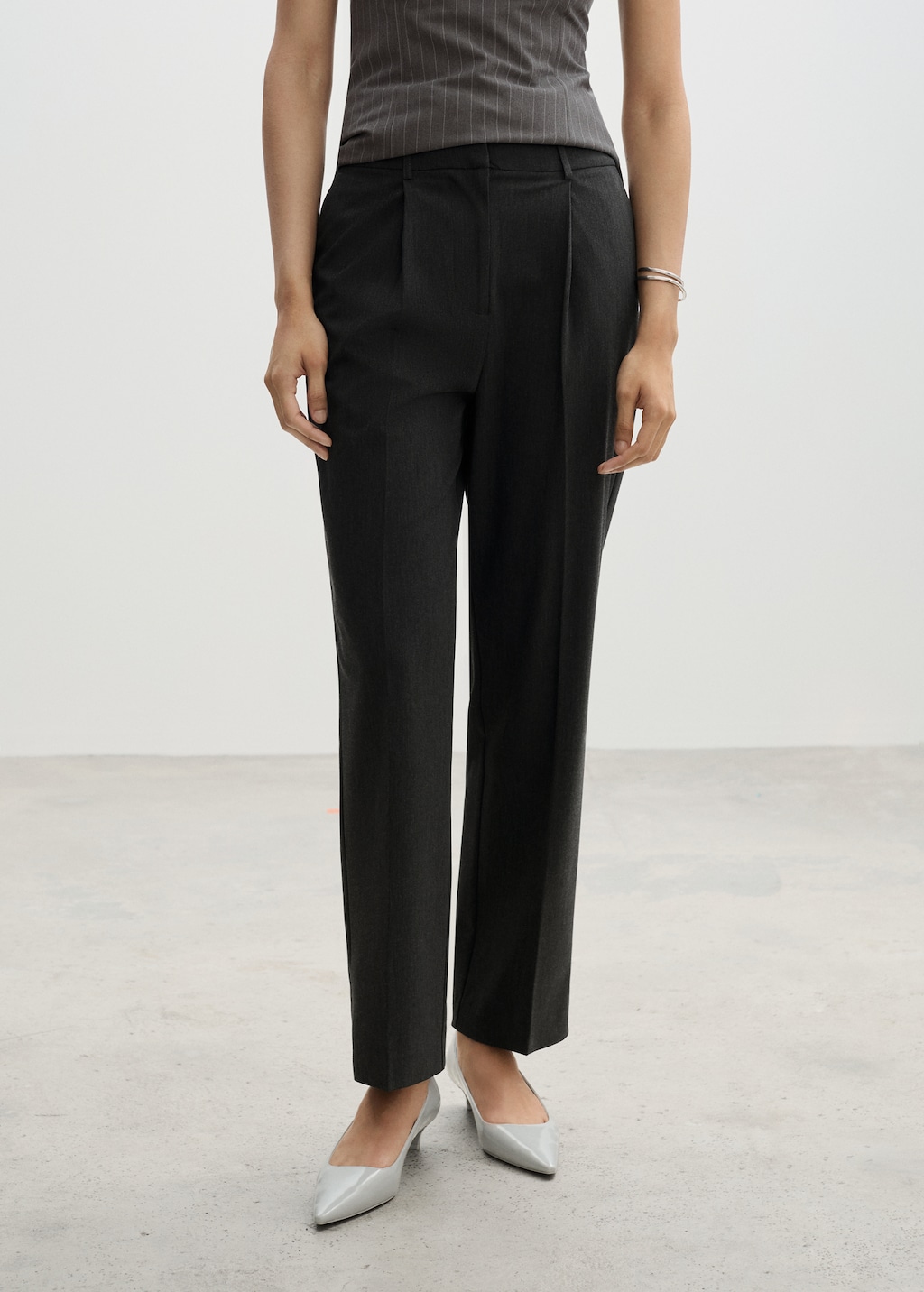 Mango Gerade Bundfaltenhose