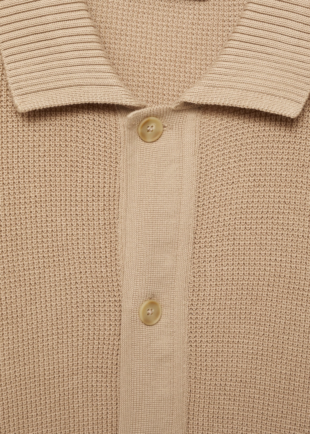 Buttoned micro structure knitted polo shirt Men MANGO Thailand