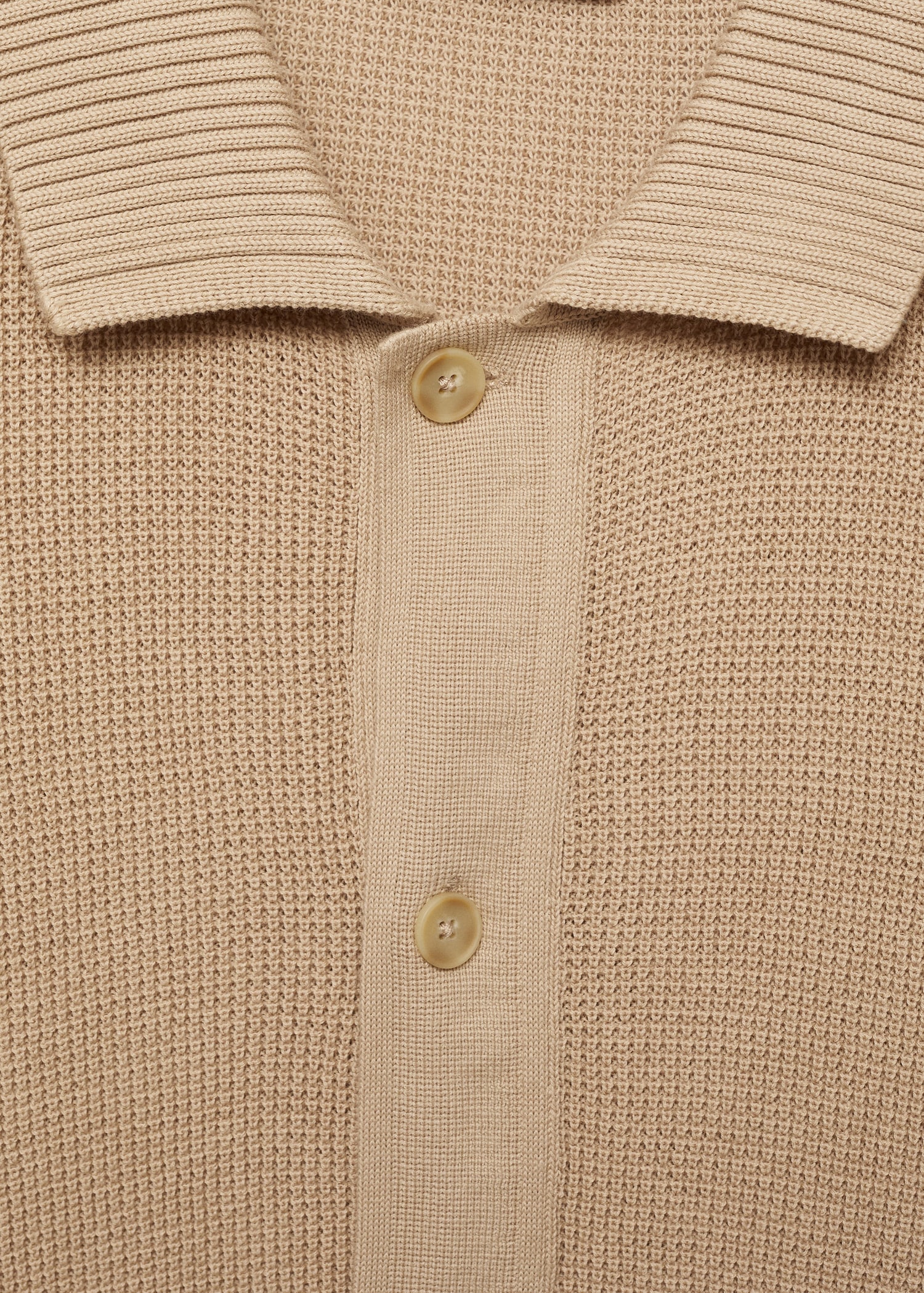 Buttoned micro-structure knitted polo shirt - Details of the article 8