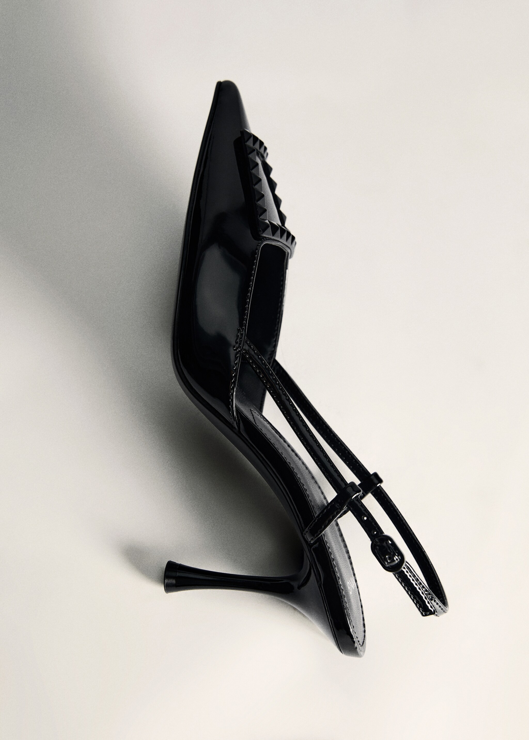 Patent leather slingback-heeled shoes - Details of the article 5