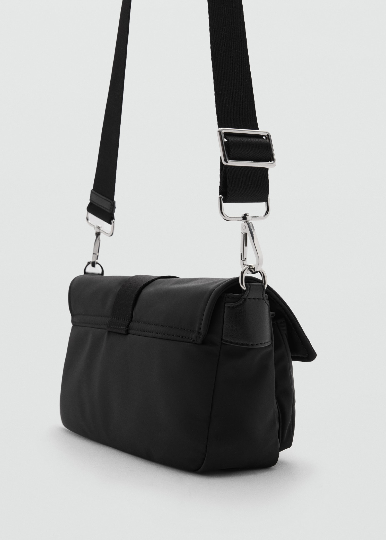 Shoulder bag with buckle - Details of the article 2