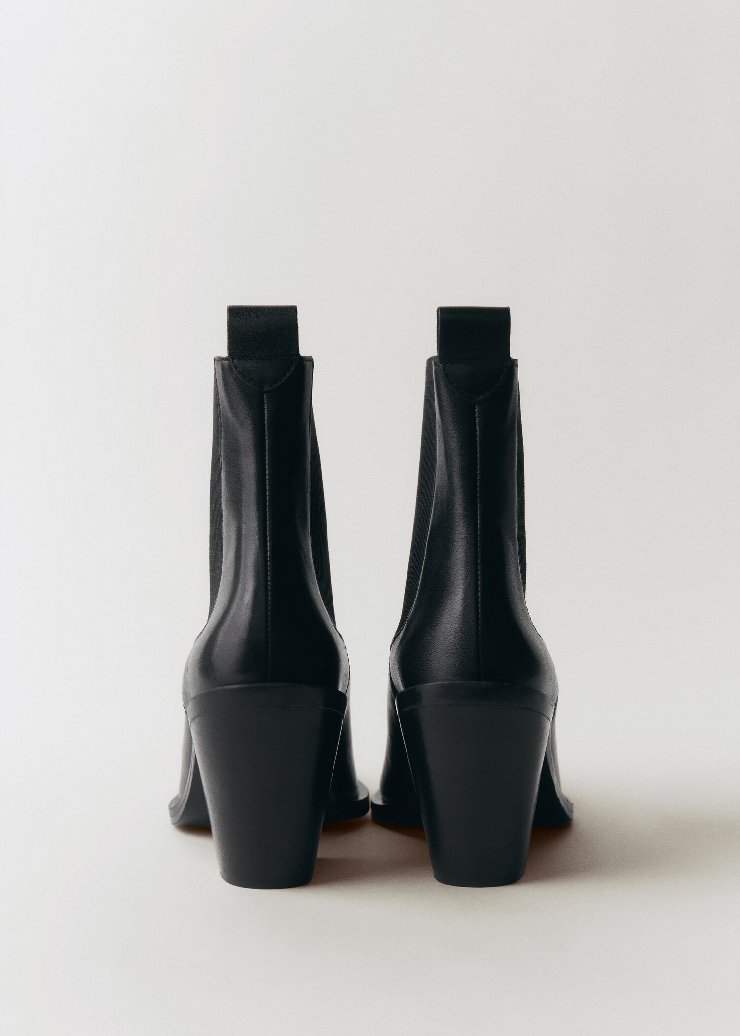 Spitze Ankle Boots aus Leder - Detail des Artikels 1