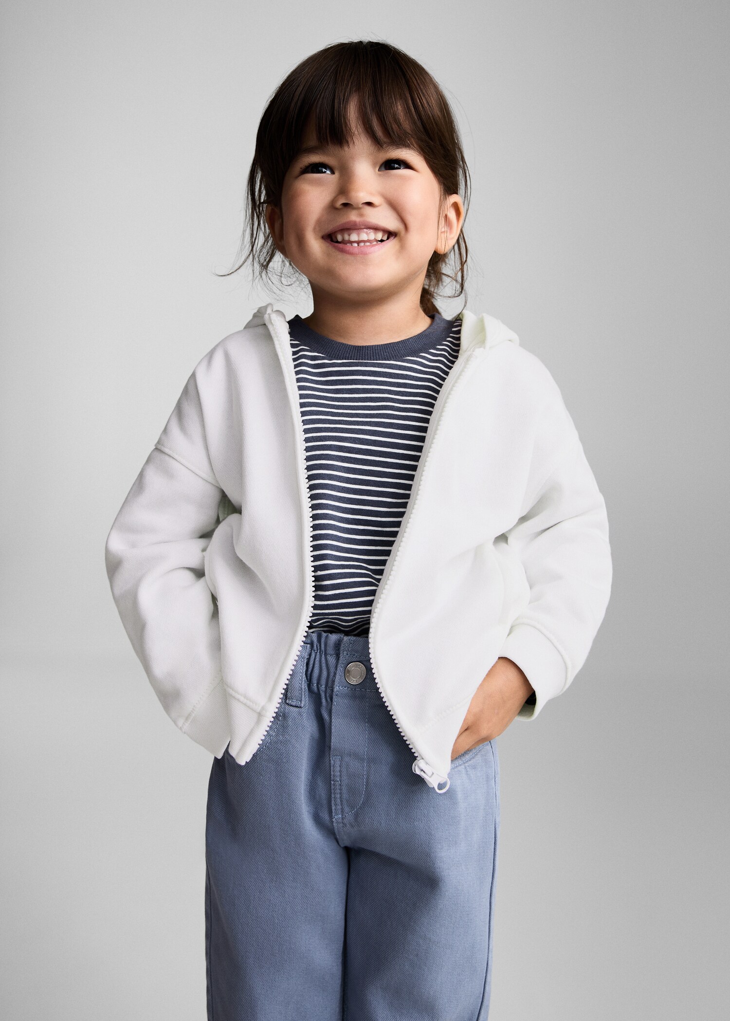 Sweater à capuche coton - Plan moyen
