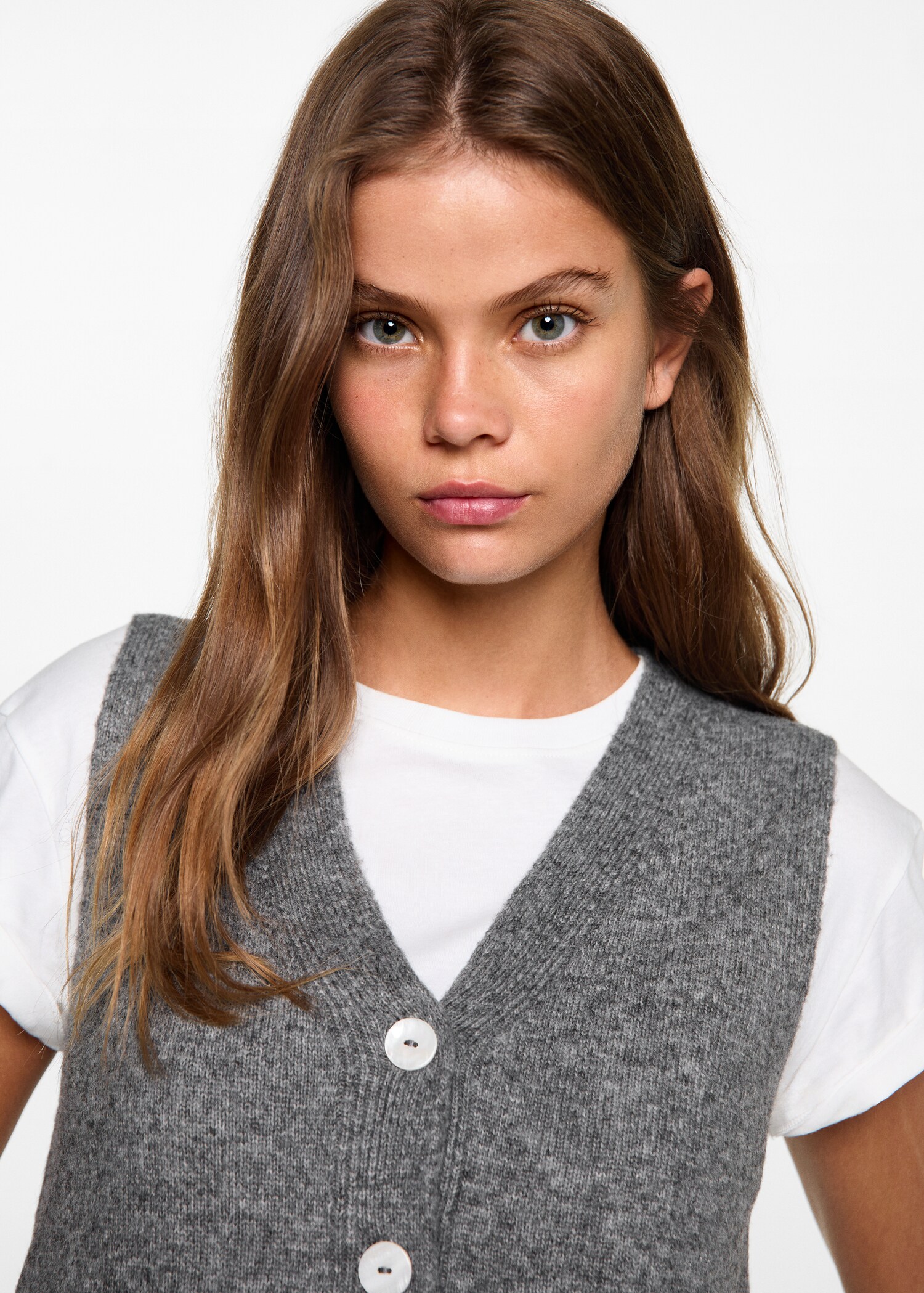 Gilet with buttons - Details of the article 1