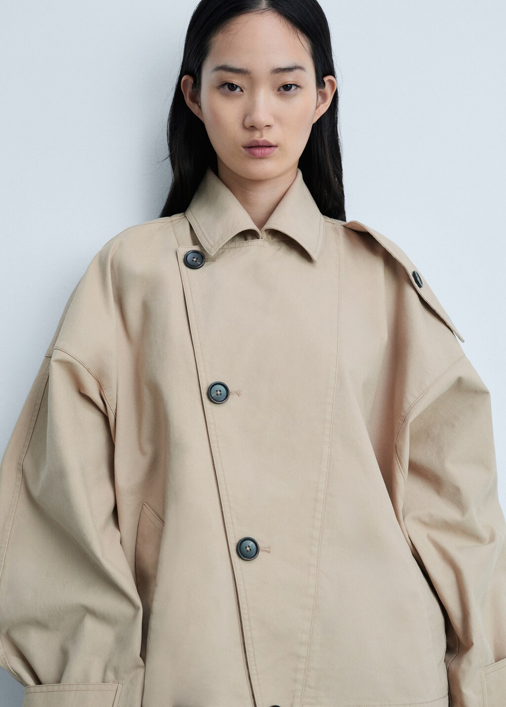 Short doublebreasted trench coat Woman MANGO Thailand