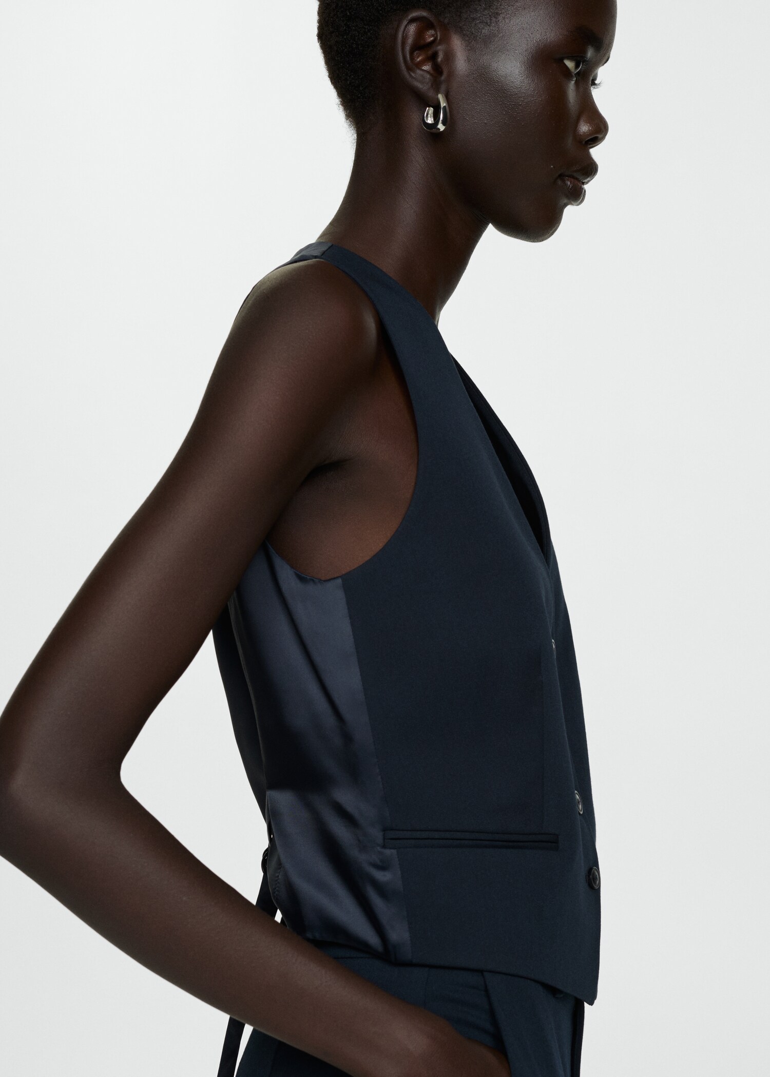 Suit waistcoat with buttons - Details of the article 6