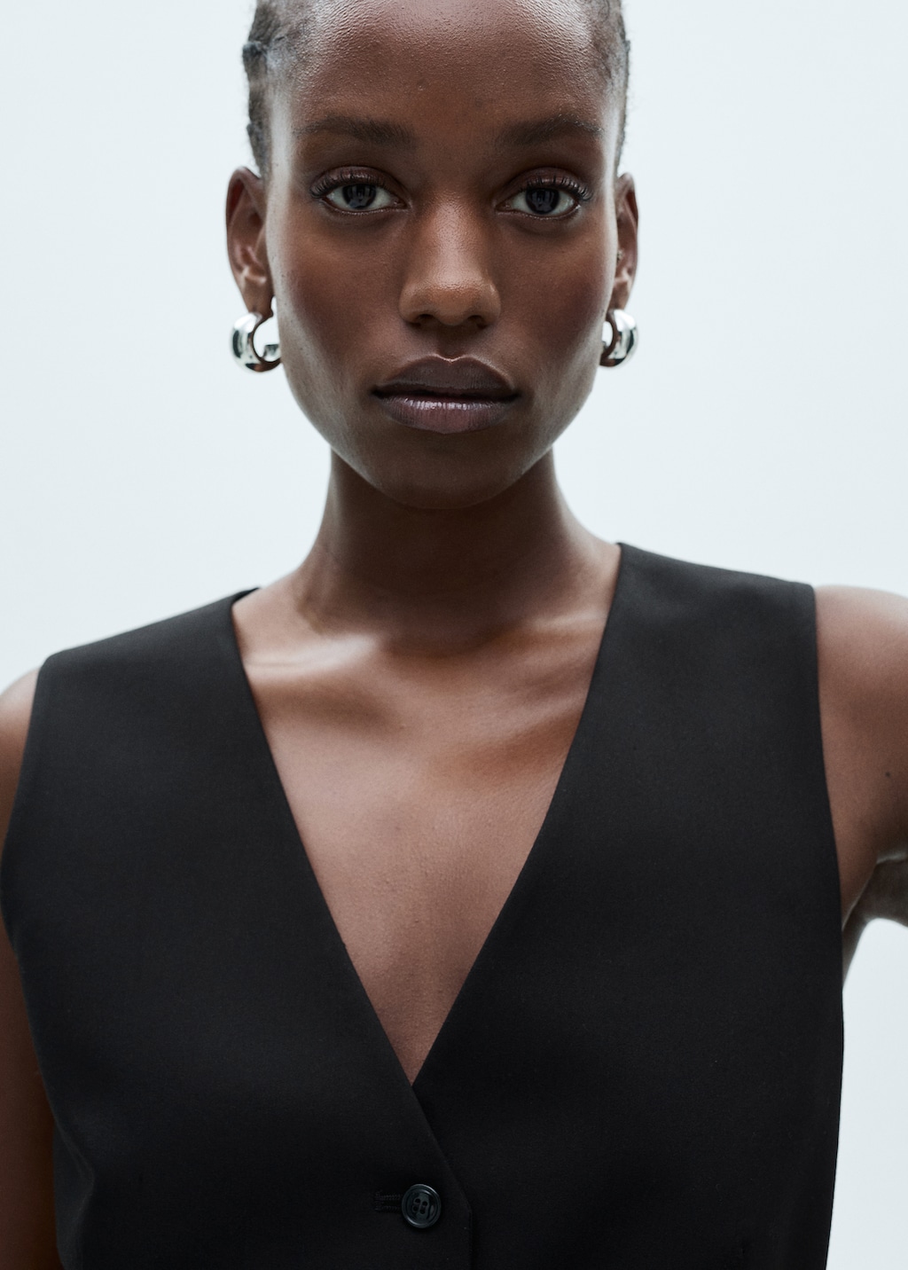 Suit vest with buttons