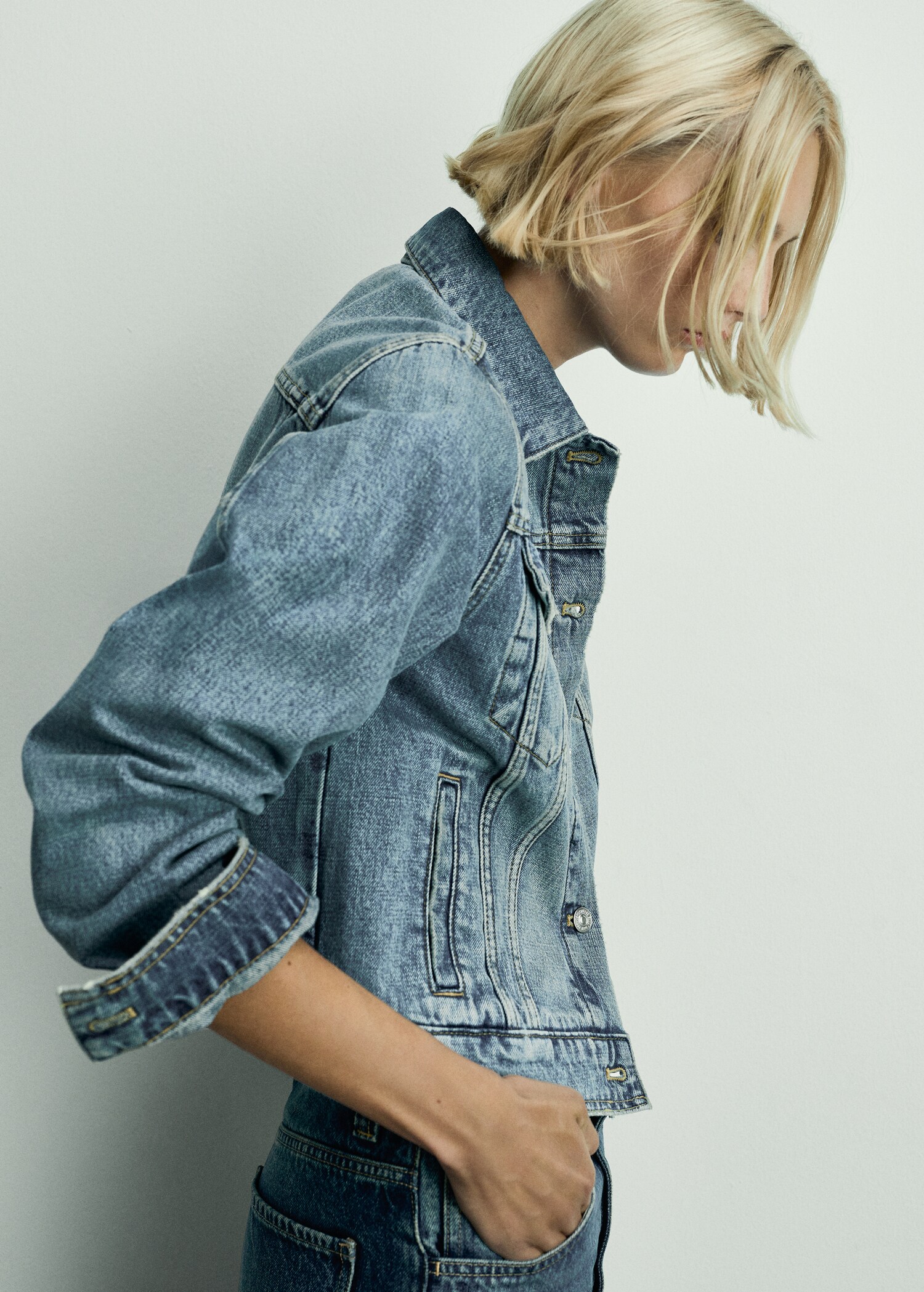 Pocketed denim jacket - Details of the article 6