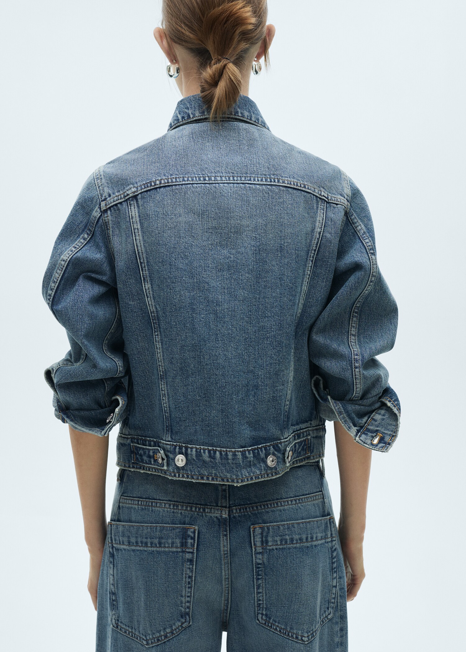 Pocketed denim jacket - Reverse of the article