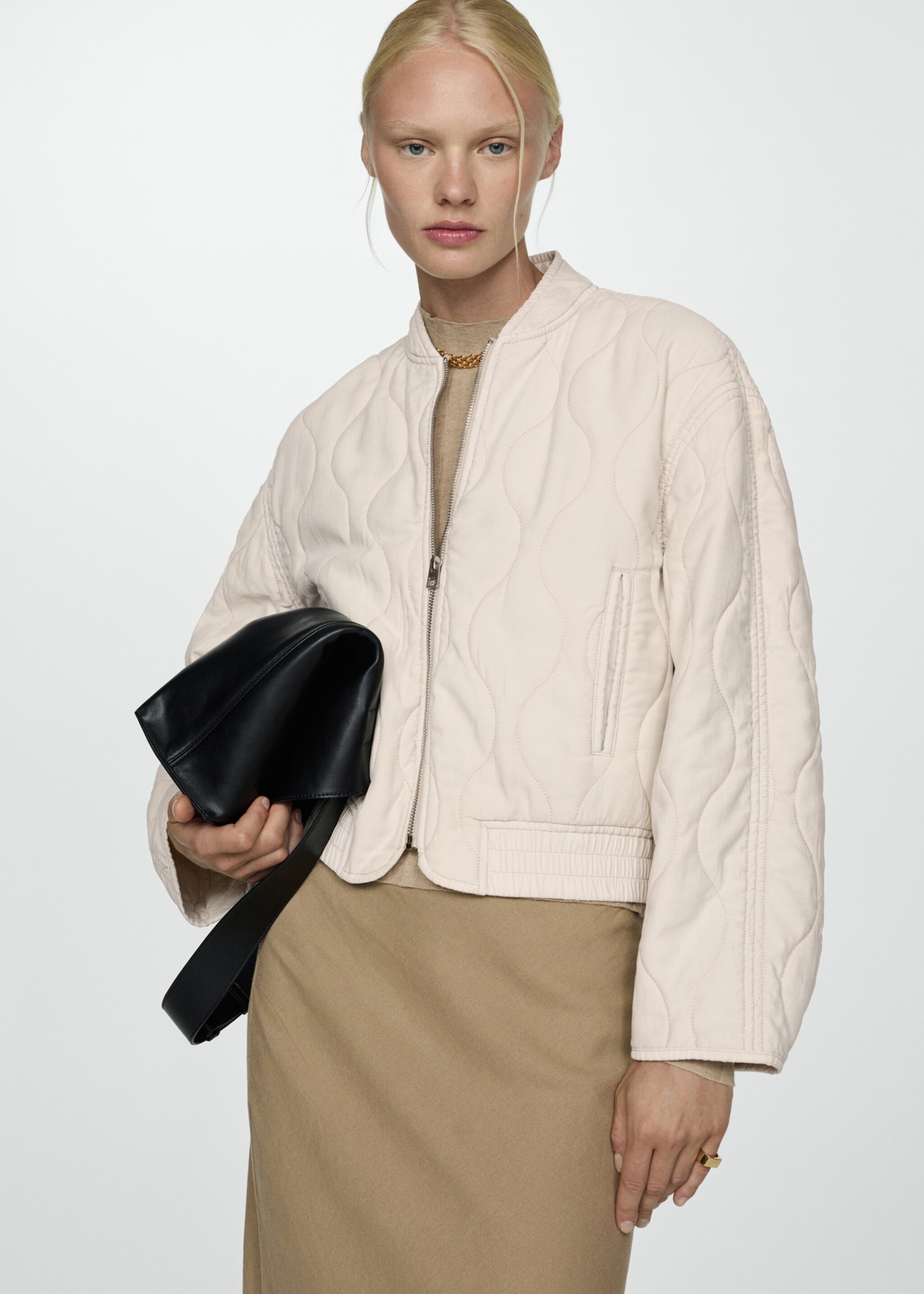 Chaqueta bomber acolchada - Plano medio