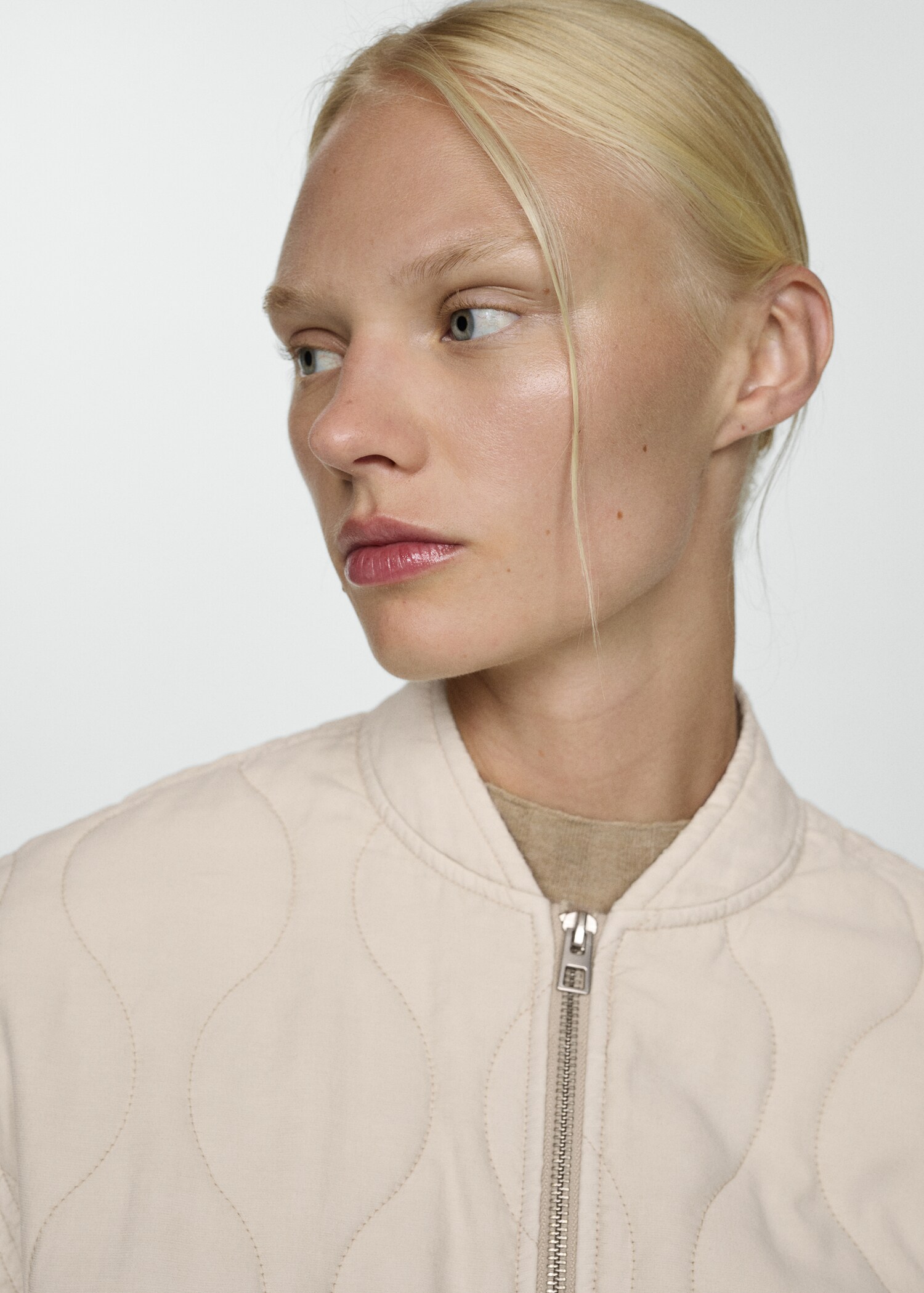 Quilted bomber jacket - Details of the article 1