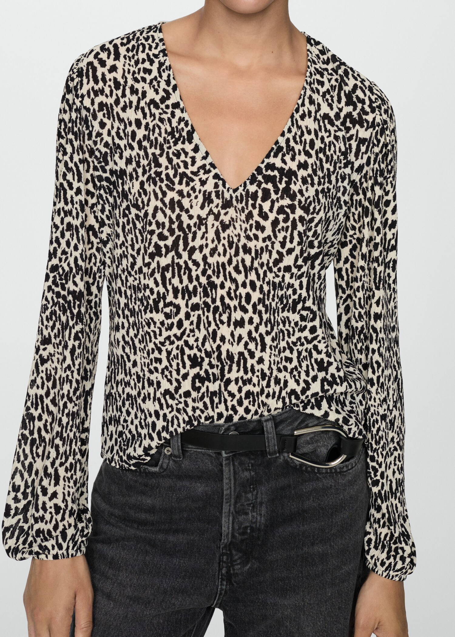 Blusa estampado animal print - Plano medio