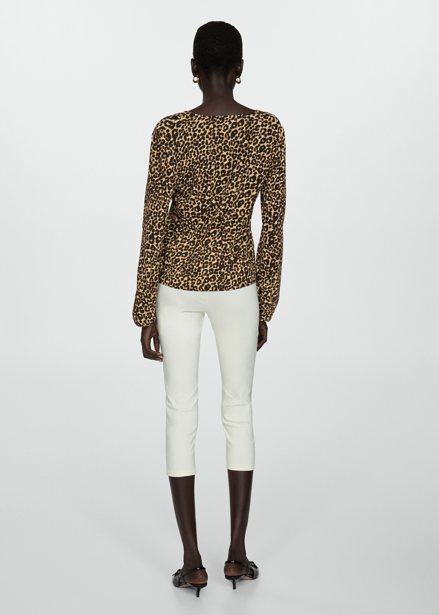 Blusa estampado animal print - Reverso del artículo