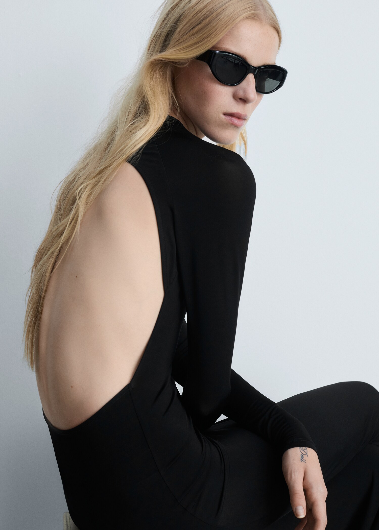 Long dress with open back - Details of the article 2