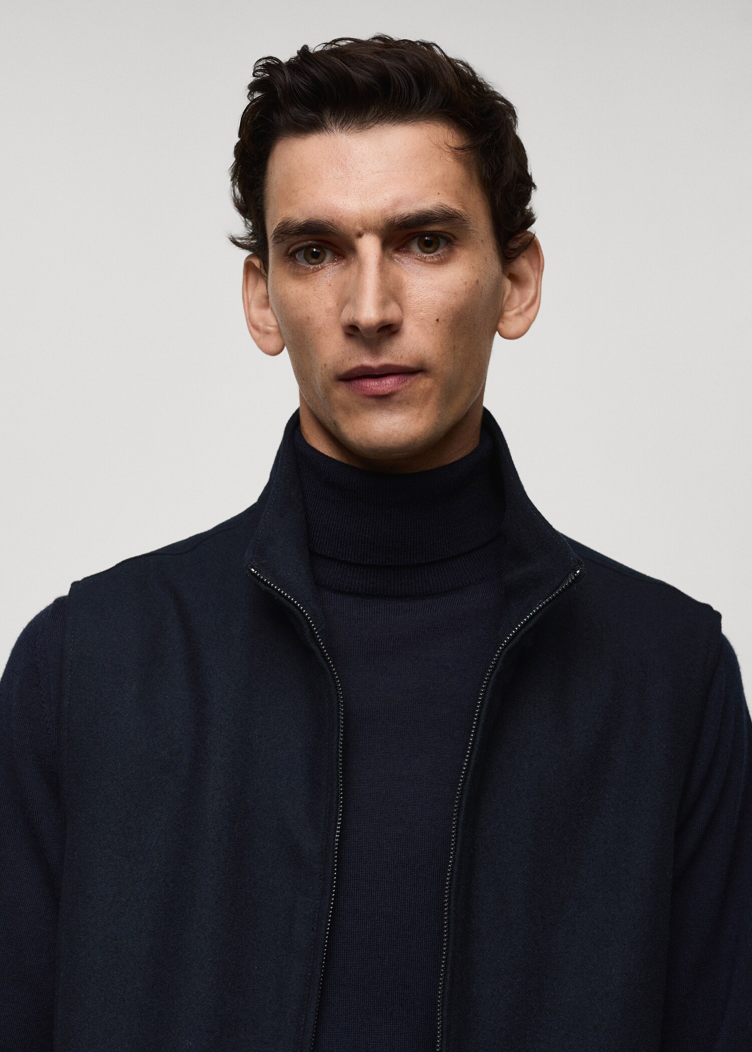 Wool-blend gilet with pockets - Details of the article 1