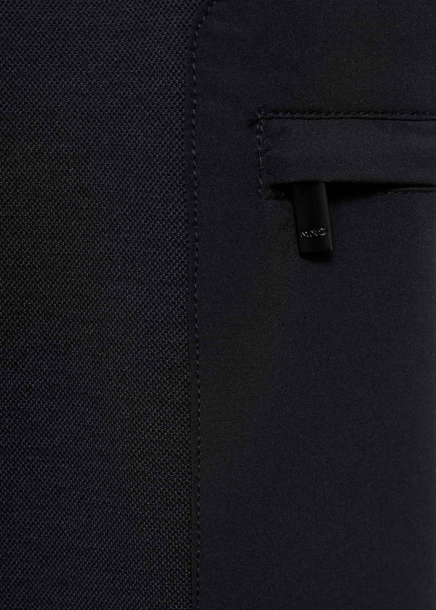Pantalón jogger estructura tecnología antiolor - Detalle del artículo 8