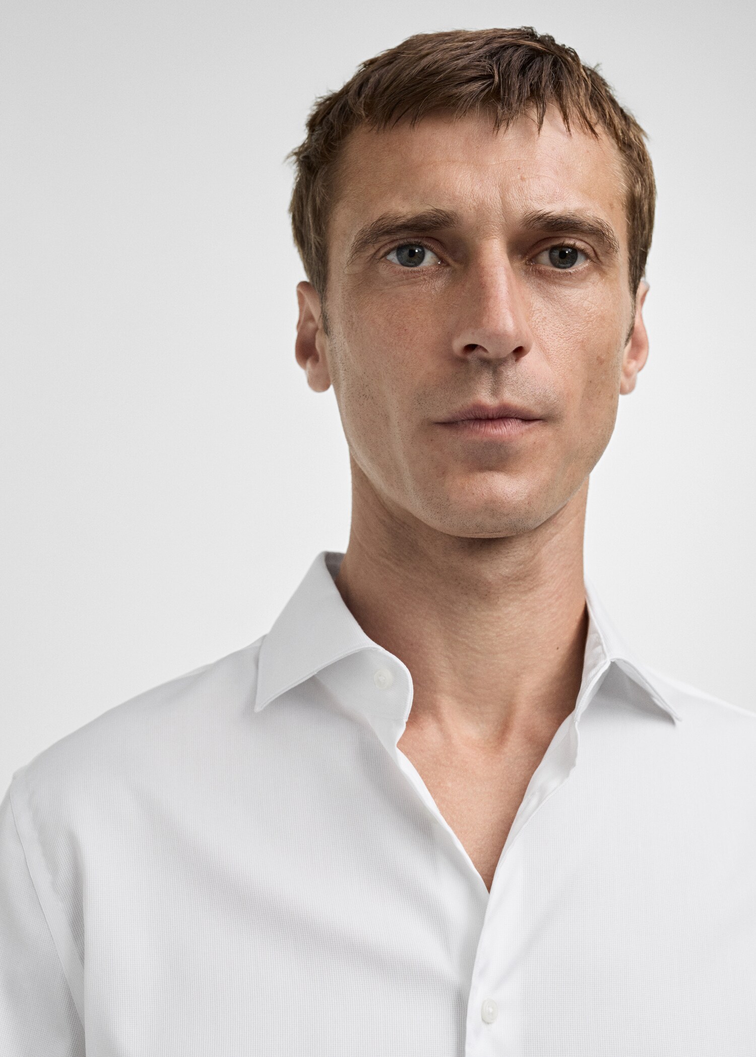 100% cotton slim fit shirt - Details of the article 1
