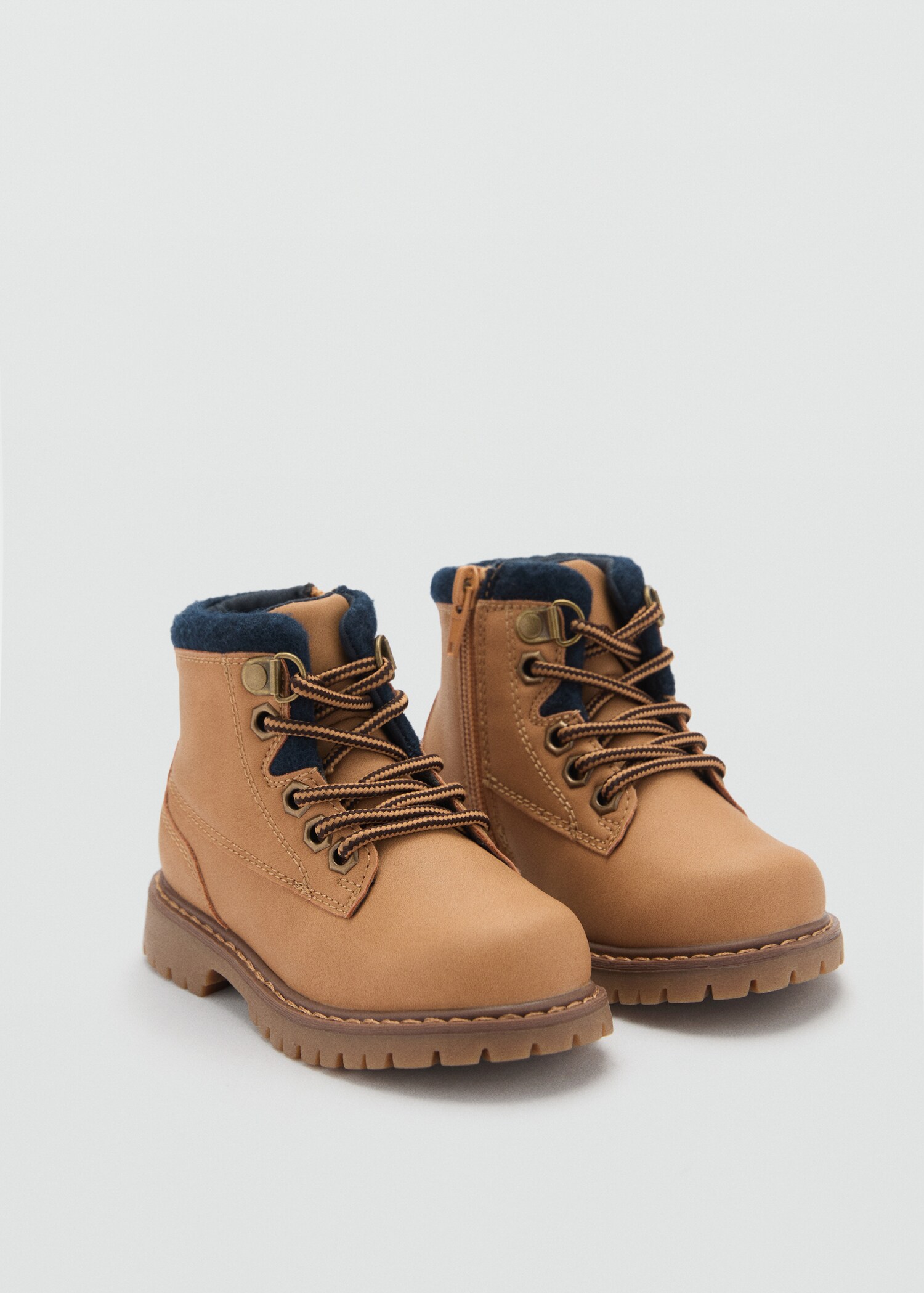 Lace-up mountain boots - Medium plane