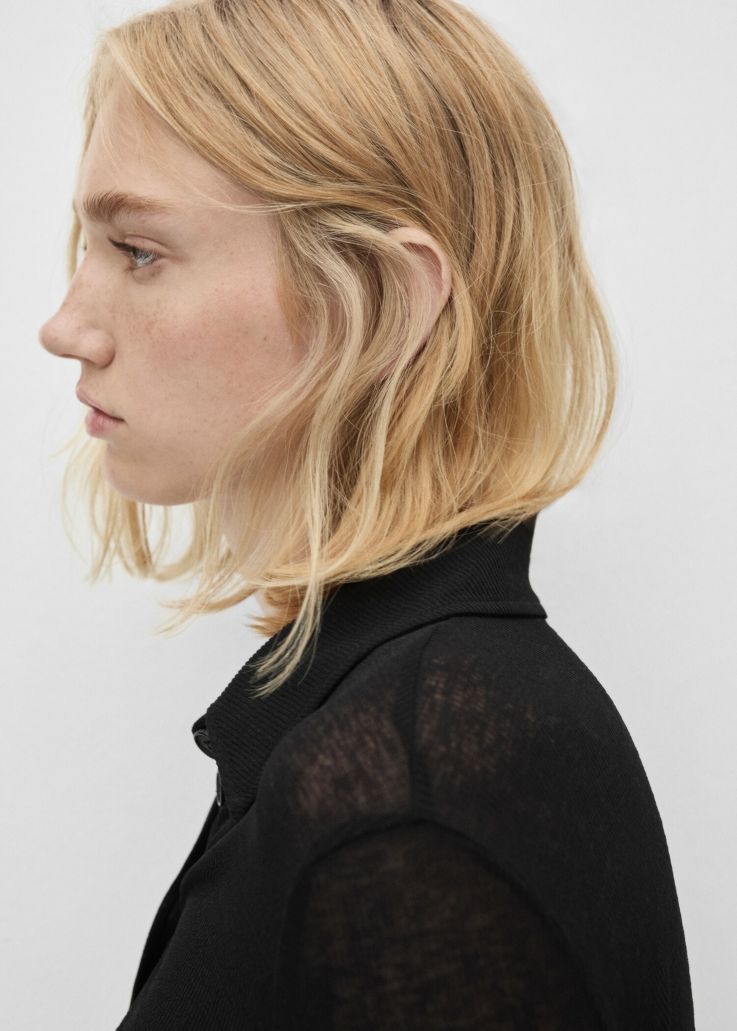 Long-sleeved fitted shirt - Details of the article 1