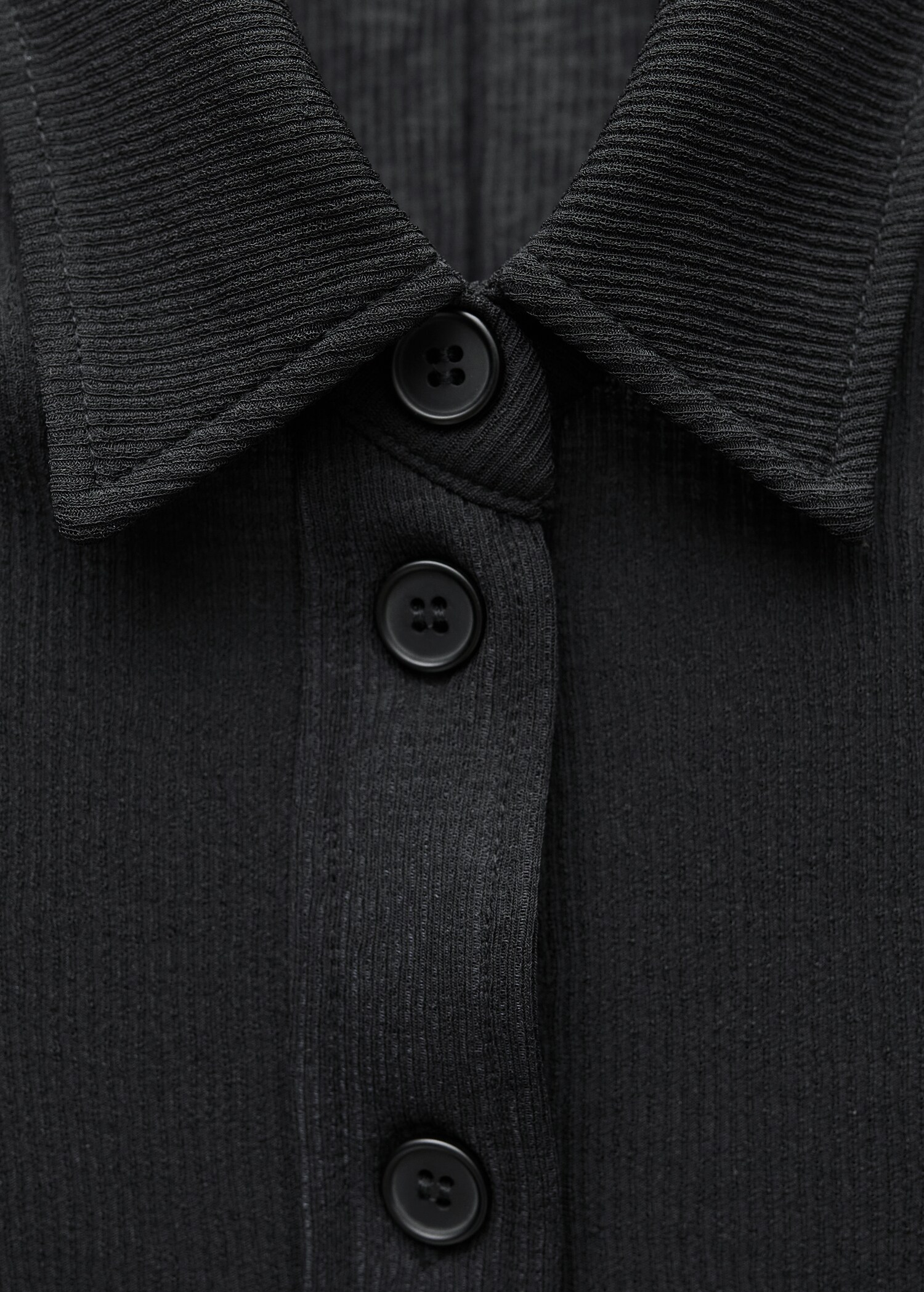 Long-sleeved fitted shirt - Details of the article 8