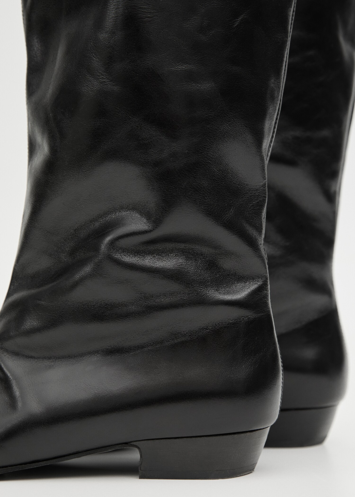 Knee-high leather boots - Details of the article 2